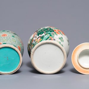 Four Chinese famille rose and verte vases, 19th C. — 照片 8