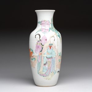 Four Chinese famille rose and verte wares, Zhang Yi Tai Hui 張義泰繪 mark, 19th C. — photo 2