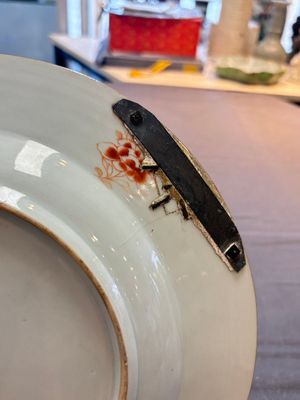 Four Chinese famille rose armorial plates and a dish, Qianlong — 照片 17