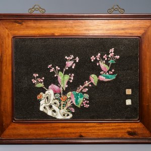 Four Chinese famille rose black gravel-embellished plaques, Qianlong — photo 3
