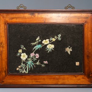 Four Chinese famille rose black gravel-embellished plaques, Qianlong — photo 5