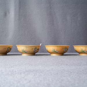 Four Chinese famille rose café-au-lait-ground bowls, Daoguang mark and of the period — 照片 11