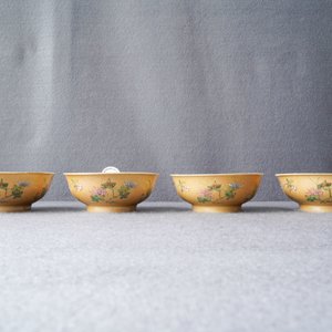 Four Chinese famille rose café-au-lait-ground bowls, Daoguang mark and of the period — 照片 8