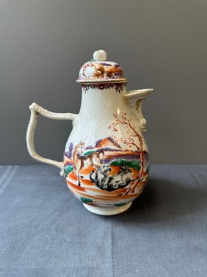 Four Chinese famille rose cups and saucers and an ewer with design of two horses, Qianlong — photo 12