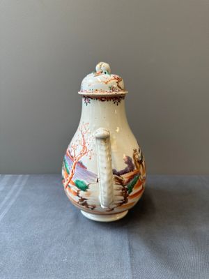 Four Chinese famille rose cups and saucers and an ewer with design of two horses, Qianlong — photo 15