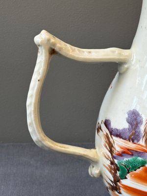 Four Chinese famille rose cups and saucers and an ewer with design of two horses, Qianlong — photo 26