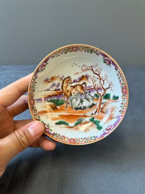 Four Chinese famille rose cups and saucers and an ewer with design of two horses, Qianlong — photo 42