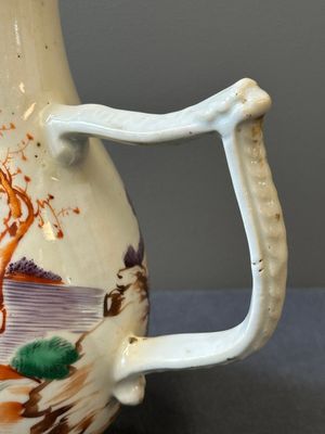 Four Chinese famille rose cups and saucers and an ewer with design of two horses, Qianlong — photo 13