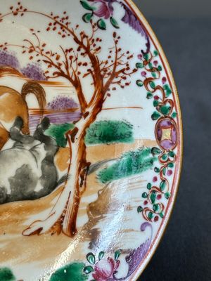 Four Chinese famille rose cups and saucers and an ewer with design of two horses, Qianlong — photo 29