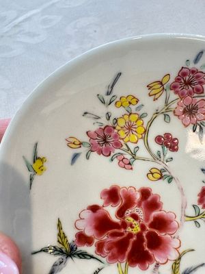 Four Chinese famille rose cups and saucers, Yongzheng/Qianlong — photo 35