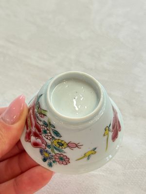 Four Chinese famille rose cups and saucers, Yongzheng/Qianlong — photo 74