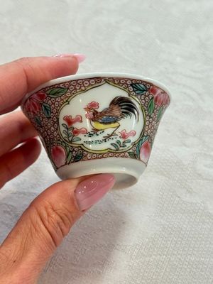 Four Chinese famille rose cups and saucers, Yongzheng/Qianlong — photo 78