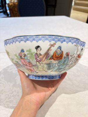 Four Chinese famille rose eggshell bowls with 'immortals' and 'landscape' design, Republic — photo 8