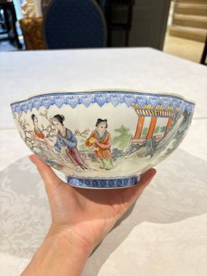 Four Chinese famille rose eggshell bowls with 'immortals' and 'landscape' design, Republic — photo 9