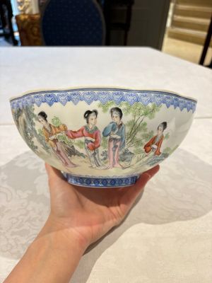 Four Chinese famille rose eggshell bowls with 'immortals' and 'landscape' design, Republic — photo 10
