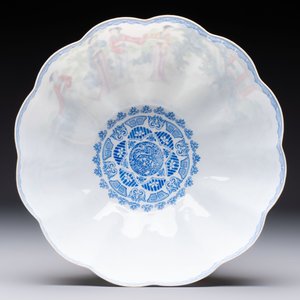 Four Chinese famille rose eggshell bowls with 'immortals' and 'landscape' design, Republic — photo 25