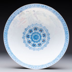 Four Chinese famille rose eggshell bowls with 'immortals' and 'landscape' design, Republic — photo 7
