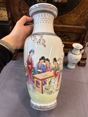 Four Chinese famille rose 'Elegant Beauties' vases, Qianlong marks, 20th C. — photo 27
