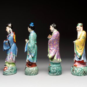 Four Chinese famille rose figures, Ge Yi Tai 戈益泰 mark, 19/20th C. — photo 2
