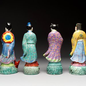 Four Chinese famille rose figures, Ge Yi Tai 戈益泰 mark, 19/20th C. — photo 3