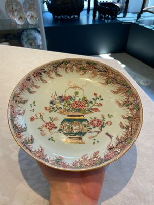 Four Chinese famille rose 'flower basket' plates, Qianlong — photo 13
