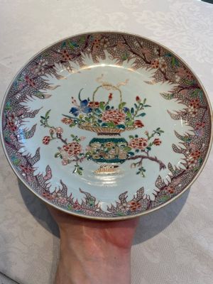 Four Chinese famille rose 'flower basket' plates, Qianlong — photo 8