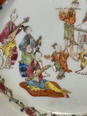Four Chinese famille rose 'ladies playing music with children' plates, Qianlong — photo 4