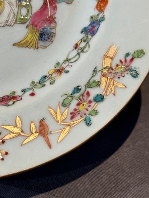 Four Chinese famille rose 'ladies playing music with children' plates, Qianlong — photo 7