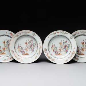 Four Chinese famille rose 'ladies playing music with children' plates, Qianlong — photo 1