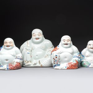 Four Chinese famille rose Milefo Buddhas, Wan Tongshun 萬同順 mark, 20th C. — photo 1