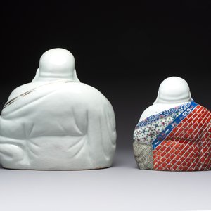 Four Chinese famille rose Milefo Buddhas, Wan Tongshun 萬同順 mark, 20th C. — photo 4