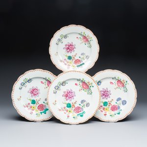 Four Chinese famille rose plates with fine floral design — photo 1