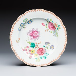 Four Chinese famille rose plates with fine floral design — photo 2