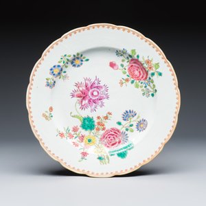 Four Chinese famille rose plates with fine floral design — photo 4