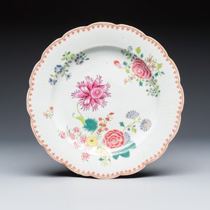 Four Chinese famille rose plates with fine floral design — photo 8