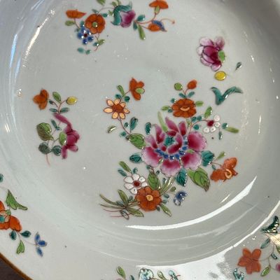 Four Chinese famille rose plates with floral and landscape design — photo 8