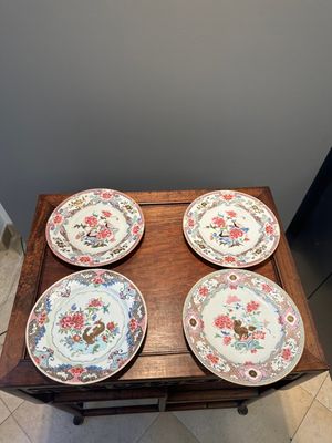 Four Chinese famille rose plates with flowers and animals, Yongzheng/Qianlong — 照片 1