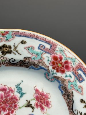 Four Chinese famille rose plates with flowers and animals, Yongzheng/Qianlong — 照片 10