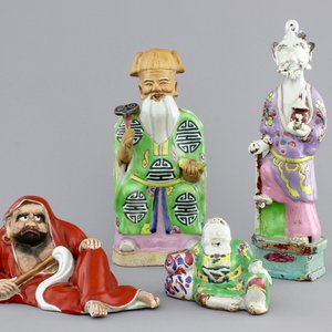 Four Chinese famille rose porcelain figures of immortals, 18/19th C. — photo 1