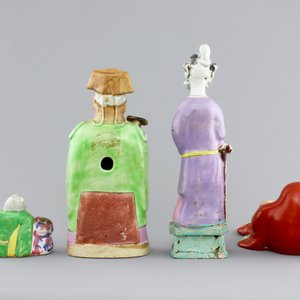 Four Chinese famille rose porcelain figures of immortals, 18/19th C. — photo 5