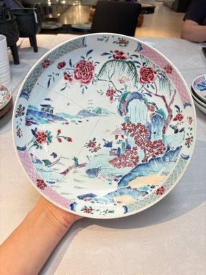 Four Chinese famille rose 'riverscape' plates and five 'flower basket' plates, Qianlong — foto 12