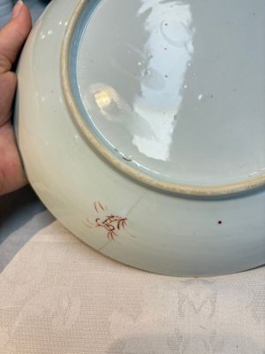 Four Chinese famille rose 'riverscape' plates and five 'flower basket' plates, Qianlong — foto 25