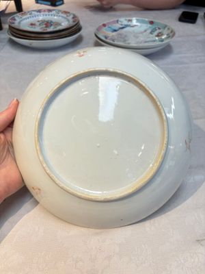 Four Chinese famille rose 'riverscape' plates and five 'flower basket' plates, Qianlong — foto 30
