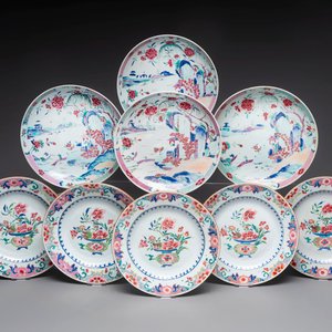 Four Chinese famille rose 'riverscape' plates and five 'flower basket' plates, Qianlong — foto 1