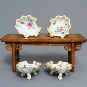 Four Chinese famille rose rocaille-shaped tripod salts, Qianlong — photo 1