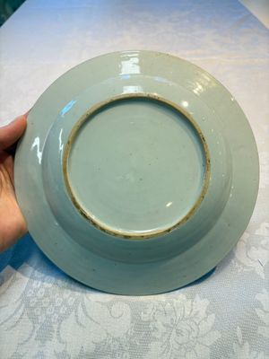 Four Chinese famille rose 'Roosters' plates and a 'Crane' dish, Qianlong — foto 10