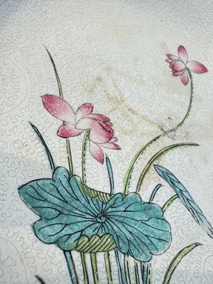 Four Chinese famille rose saucers and a gilt-decorated powder-blue-ground saucer, Qianlong and Jiaqing marks, 18/19th C. — photo 7