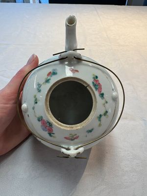 Four Chinese famille rose teapots, Luo Yong Sheng Hao 罗永盛号 mark, 20th C. — foto 6