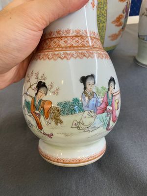 Four Chinese famille rose vases, 20th C. — photo 11