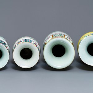 Four Chinese famille rose vases with antiquities design, 19th C. — 照片 5